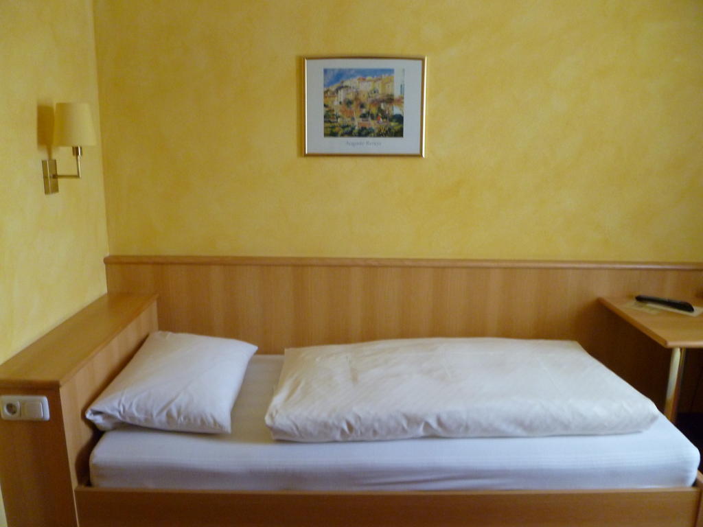 Gasthaus Zum Specht Hösbach 客房 照片